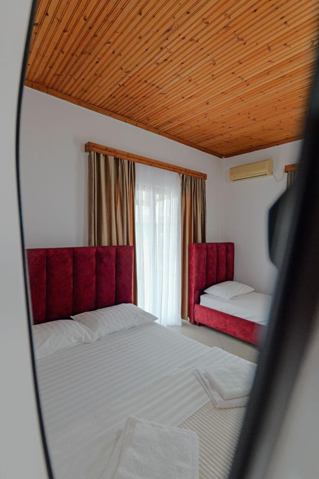 Hotel Eden Sarande Luaran gambar