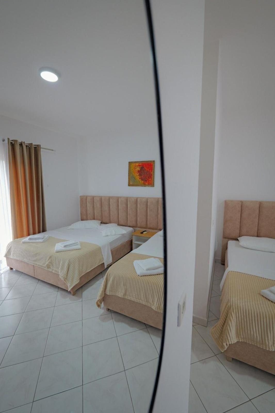Hotel Eden Sarande Luaran gambar